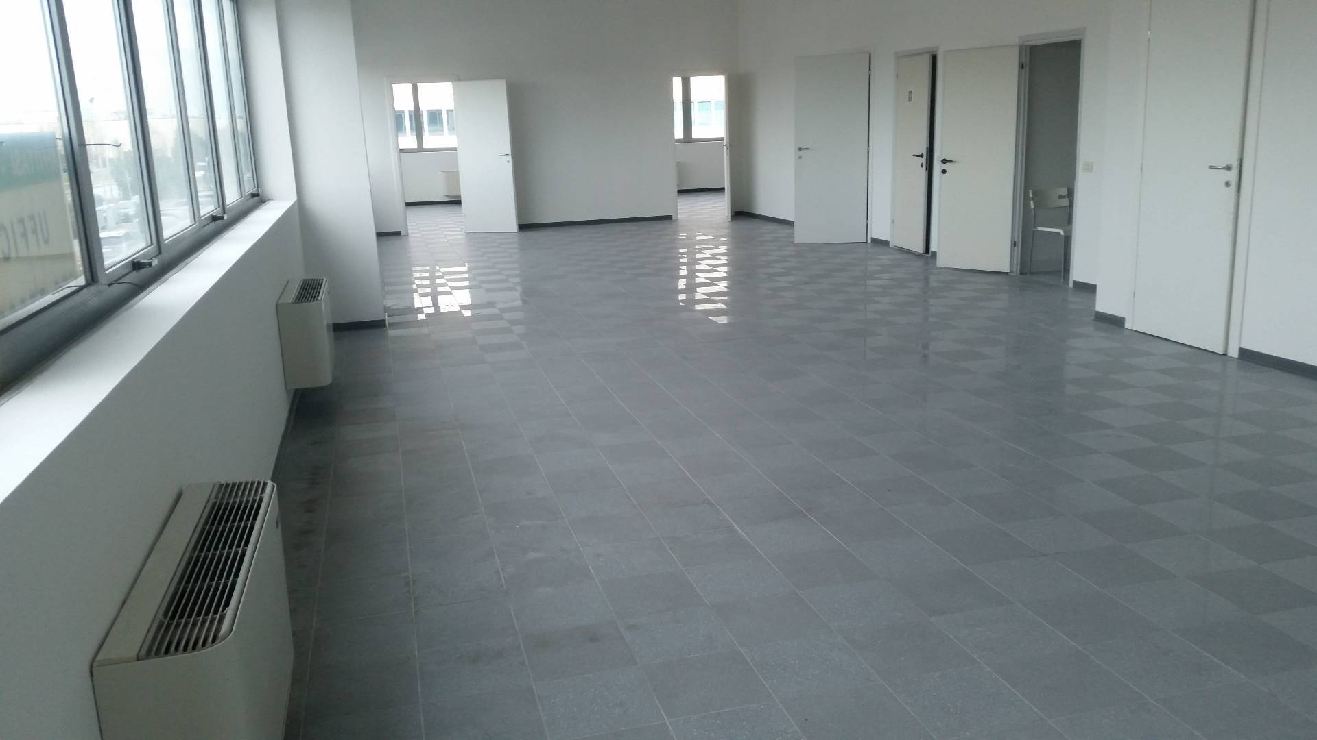 Fondo Commerciale in affitto a Pisa, Ospedaletto