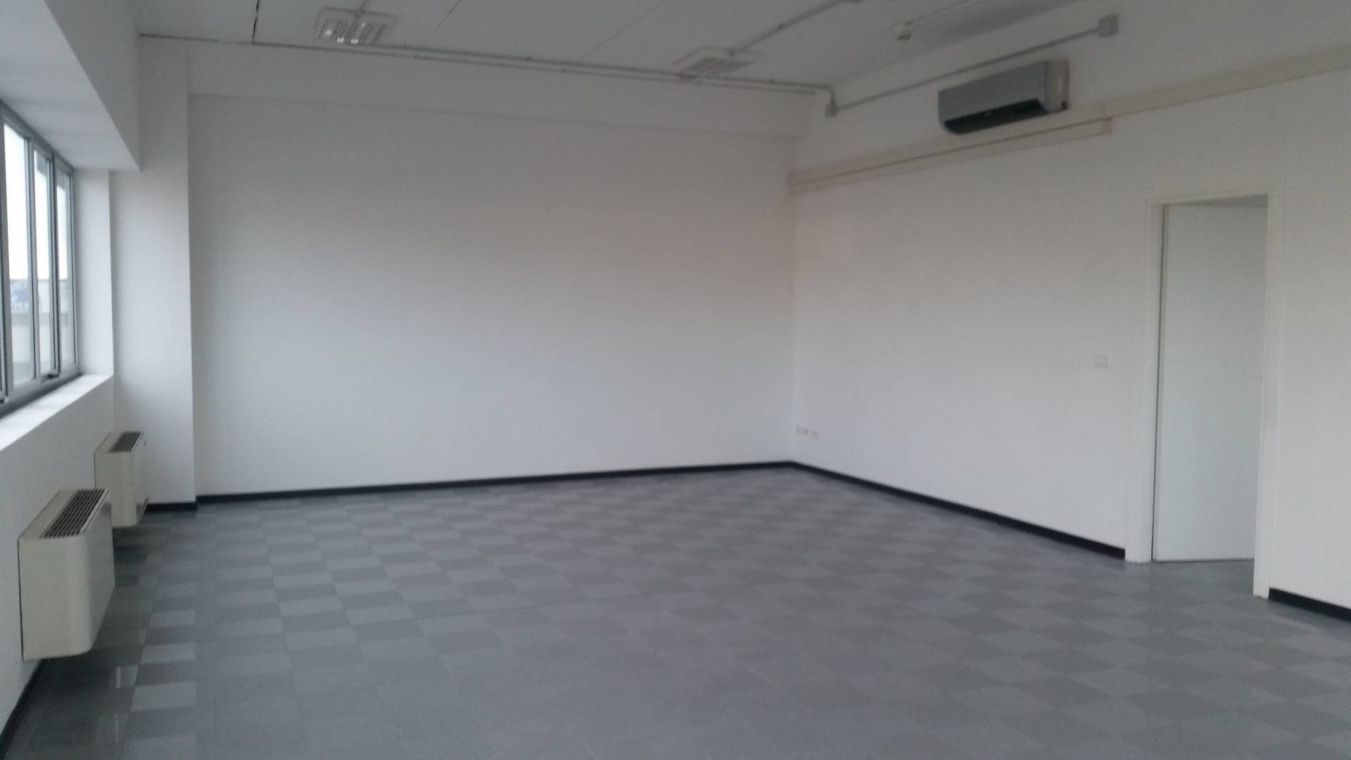 Fondo Commerciale in affitto a Pisa, Ospedaletto