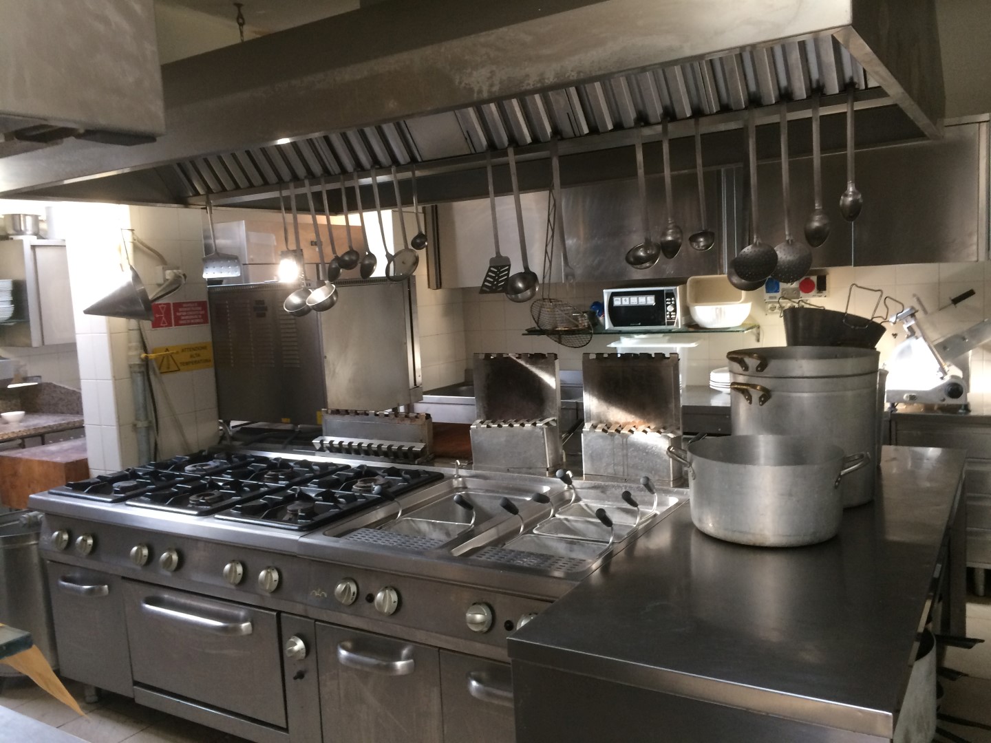 Fondo Commerciale in vendita a Pisa, Tirrenia