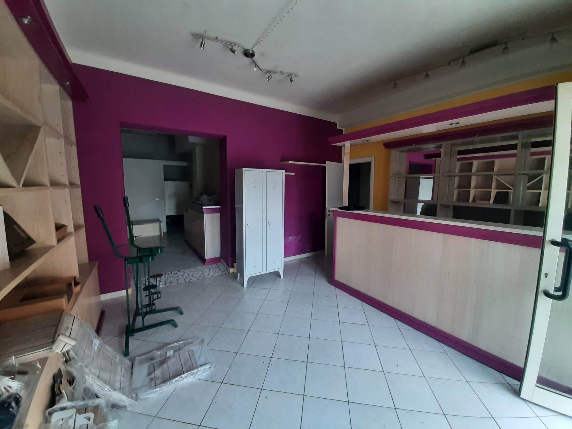 Fondo Commerciale in vendita a San Giuliano Terme, Pontasserchio