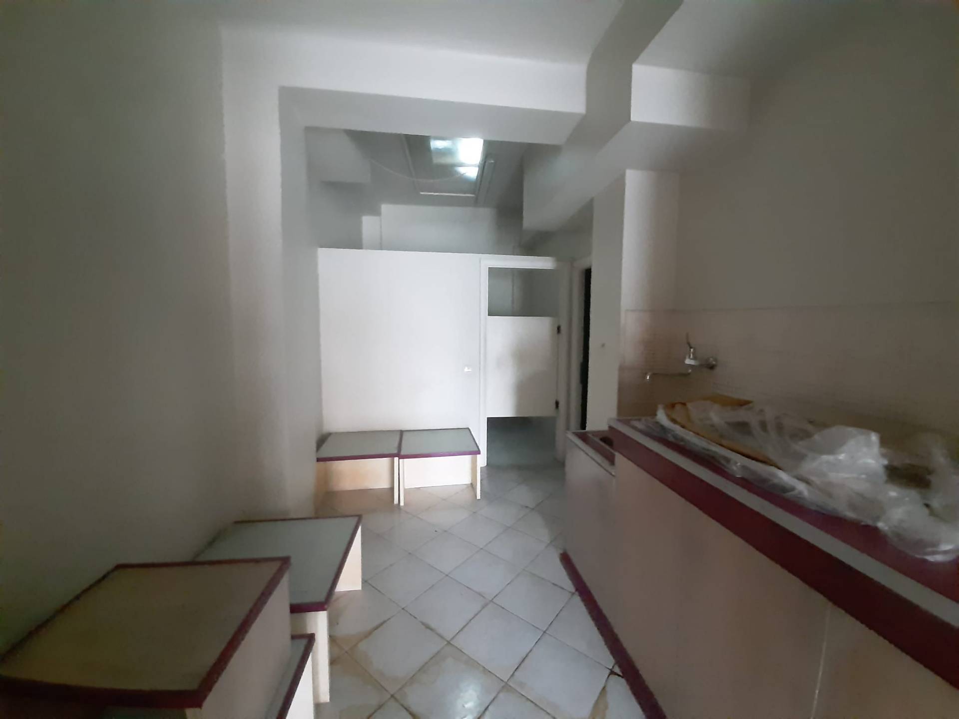 Fondo Commerciale in vendita a San Giuliano Terme, Pontasserchio