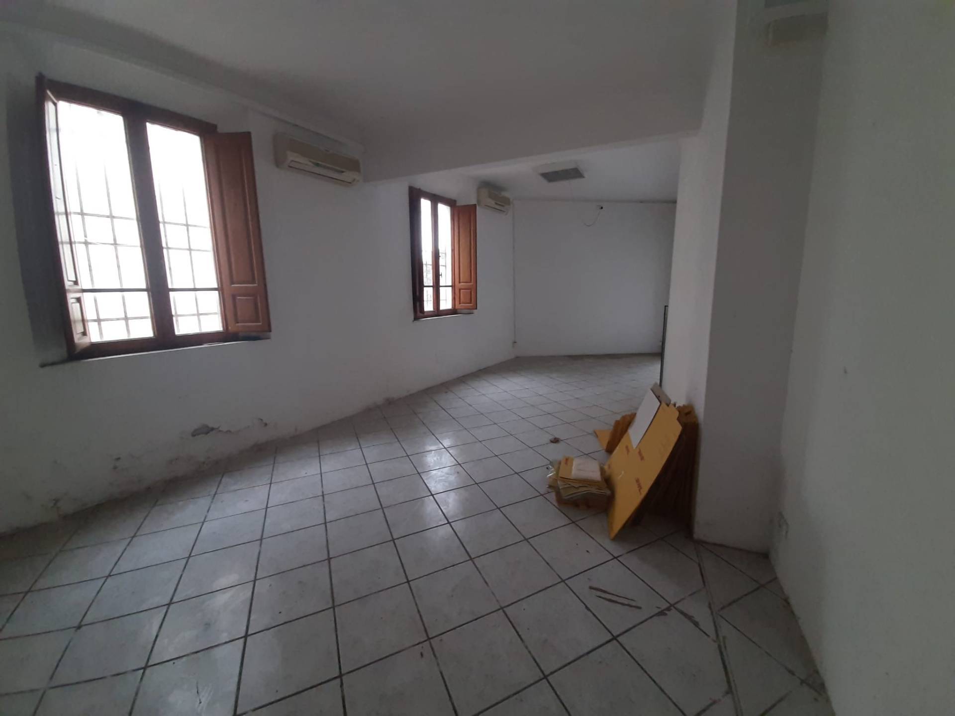 Fondo Commerciale in vendita a San Giuliano Terme, Pontasserchio