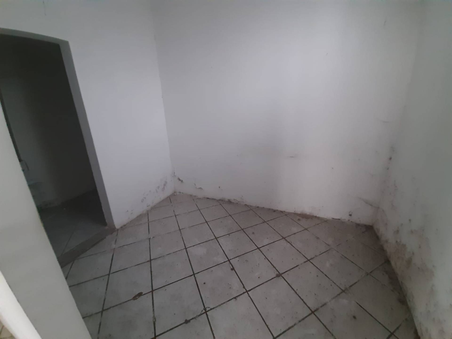 Fondo Commerciale in vendita a San Giuliano Terme, Pontasserchio