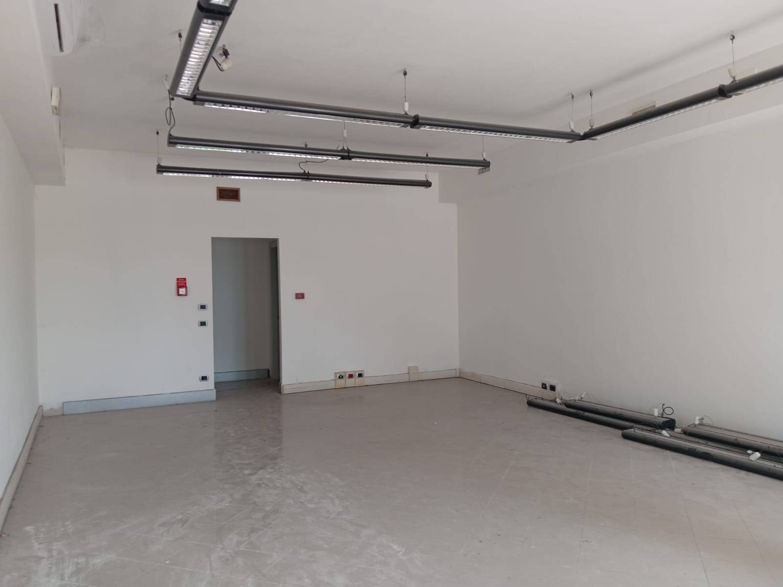 Fondo Commerciale in vendita a Calci, Capoluogo