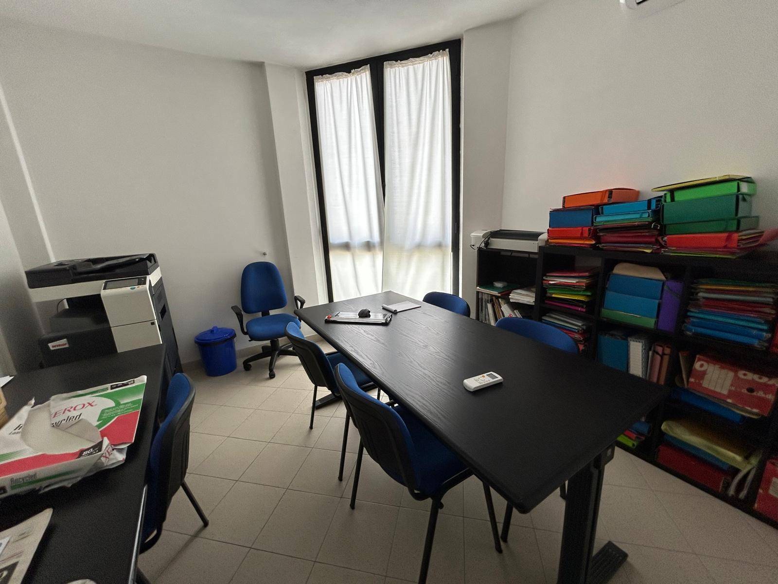 Ufficio in affitto a Cascina, Capoluogo