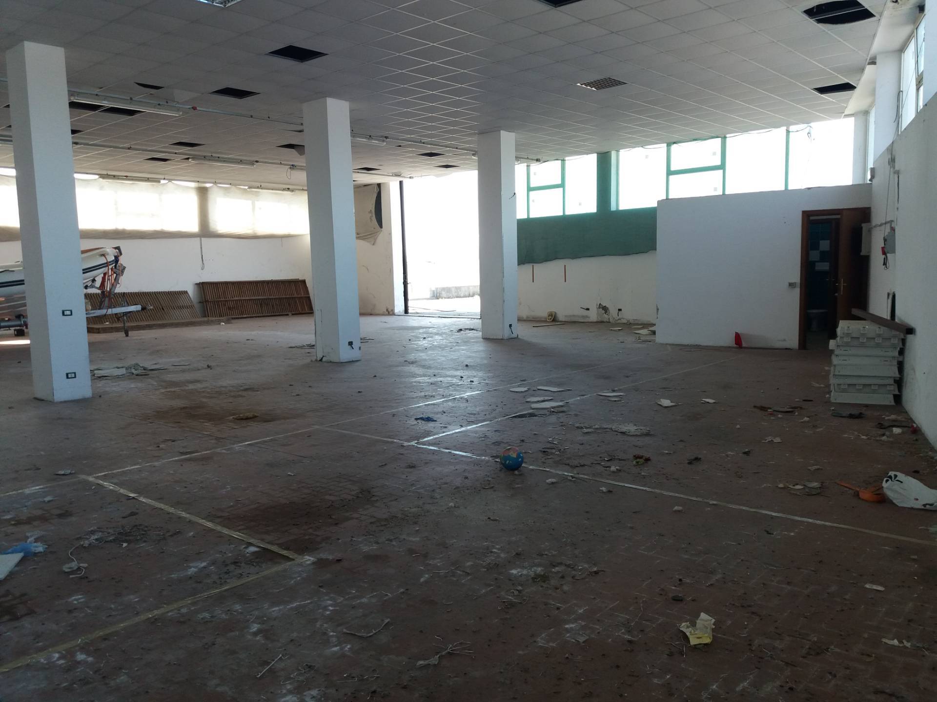 Fondo Commerciale in affitto a San Giuliano Terme, Madonna dell'Acqua