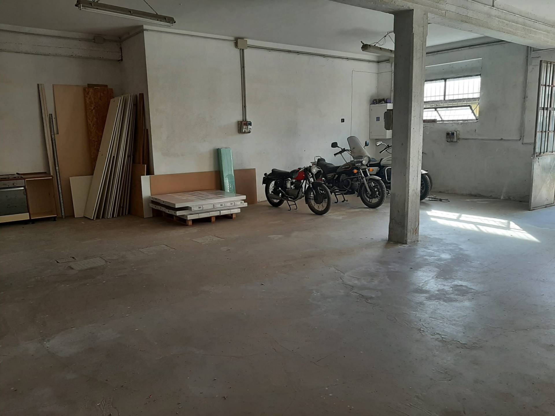 Fondo Artigianale in affitto a Vicopisano, Uliveto Terme