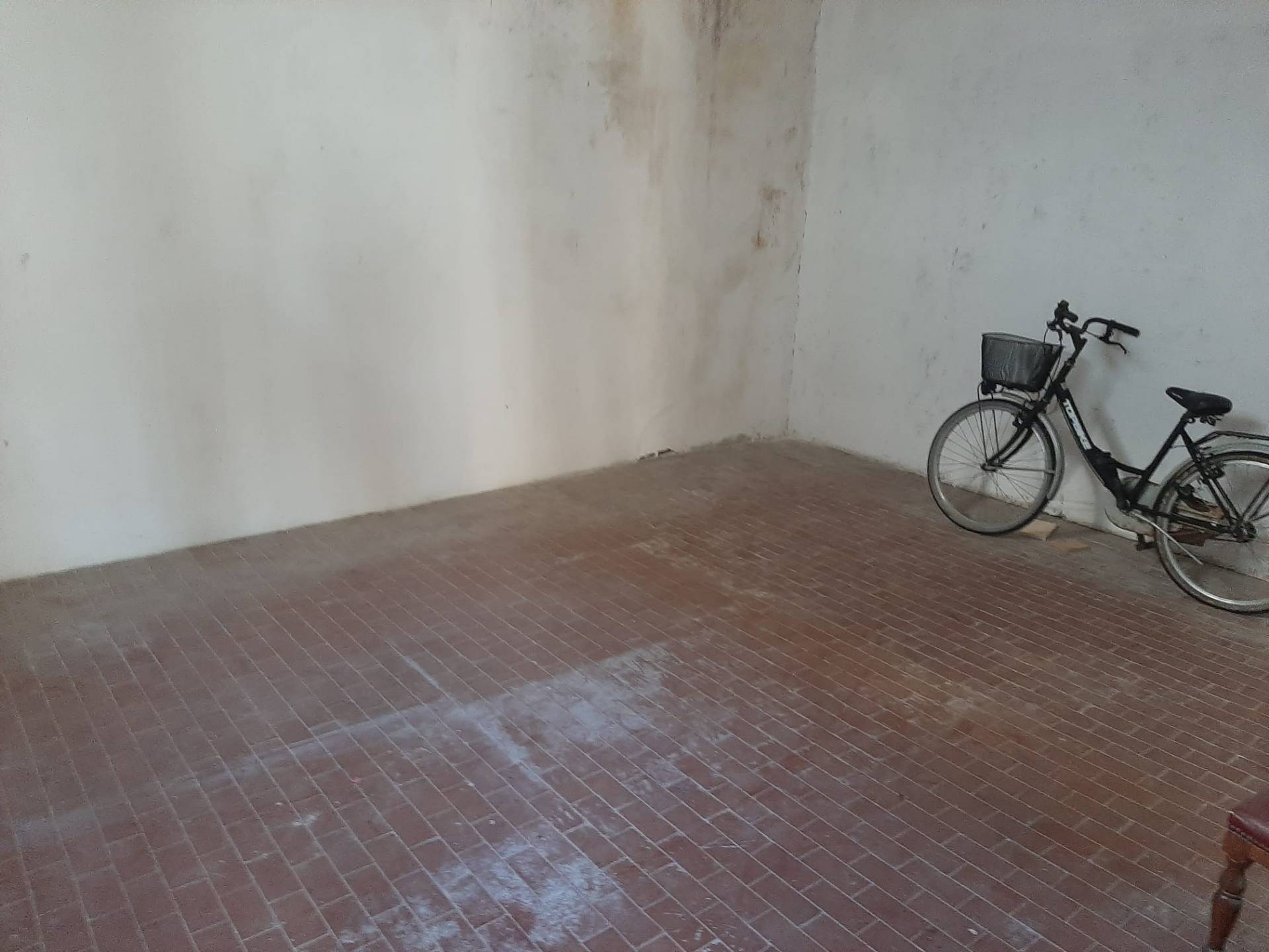 Fondo Artigianale in affitto a Vicopisano, Uliveto Terme