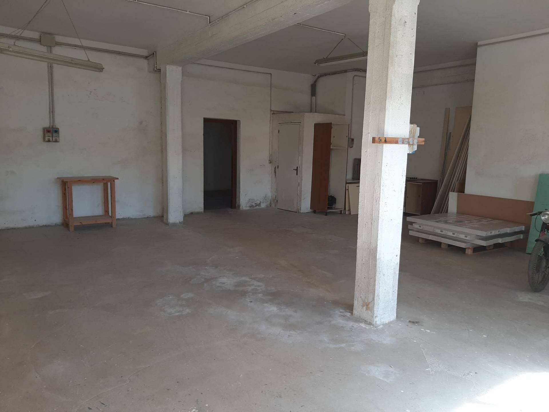 Fondo Artigianale in affitto a Vicopisano, Uliveto Terme