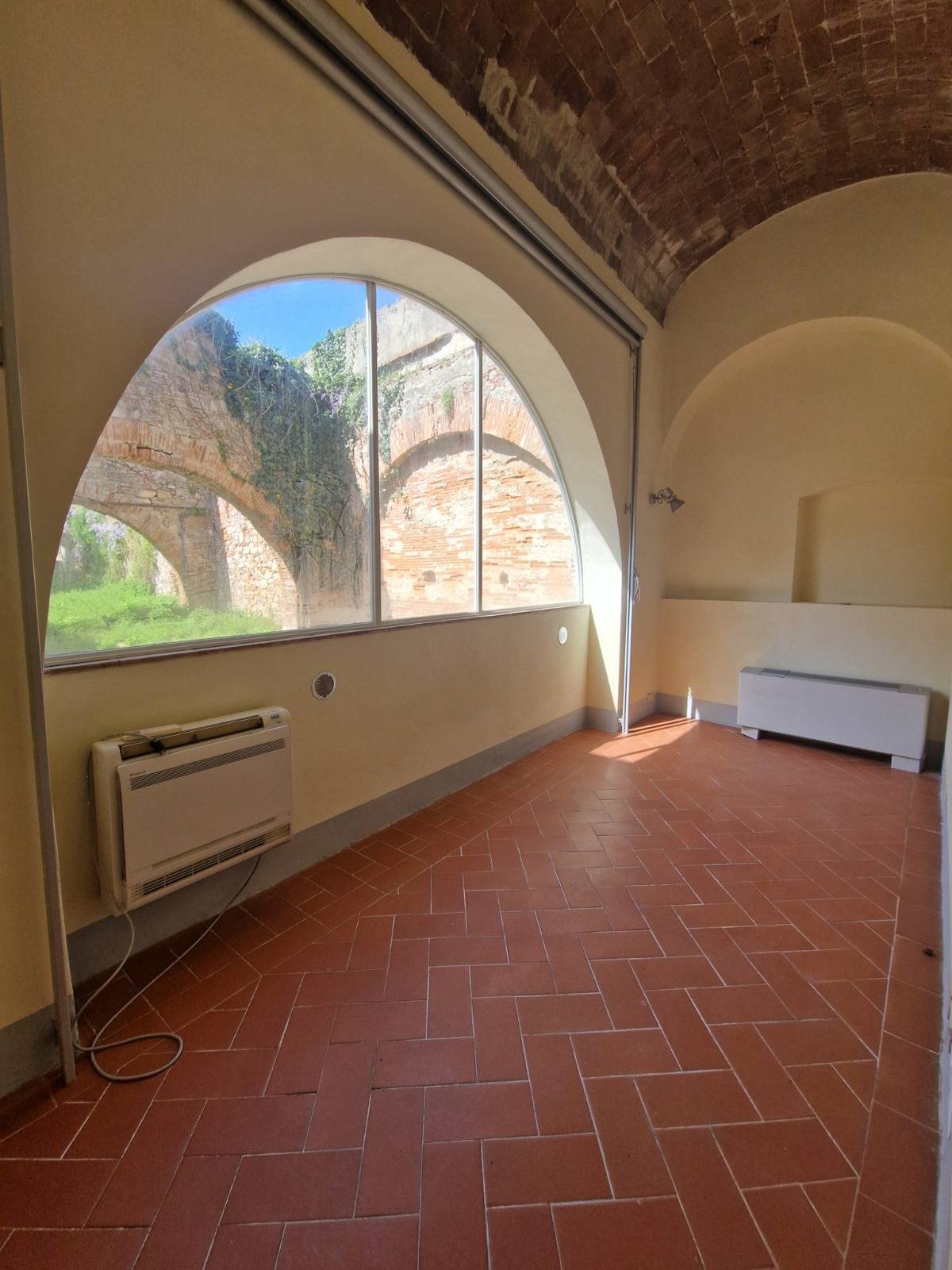 Ufficio in affitto a Pisa, Santa Maria