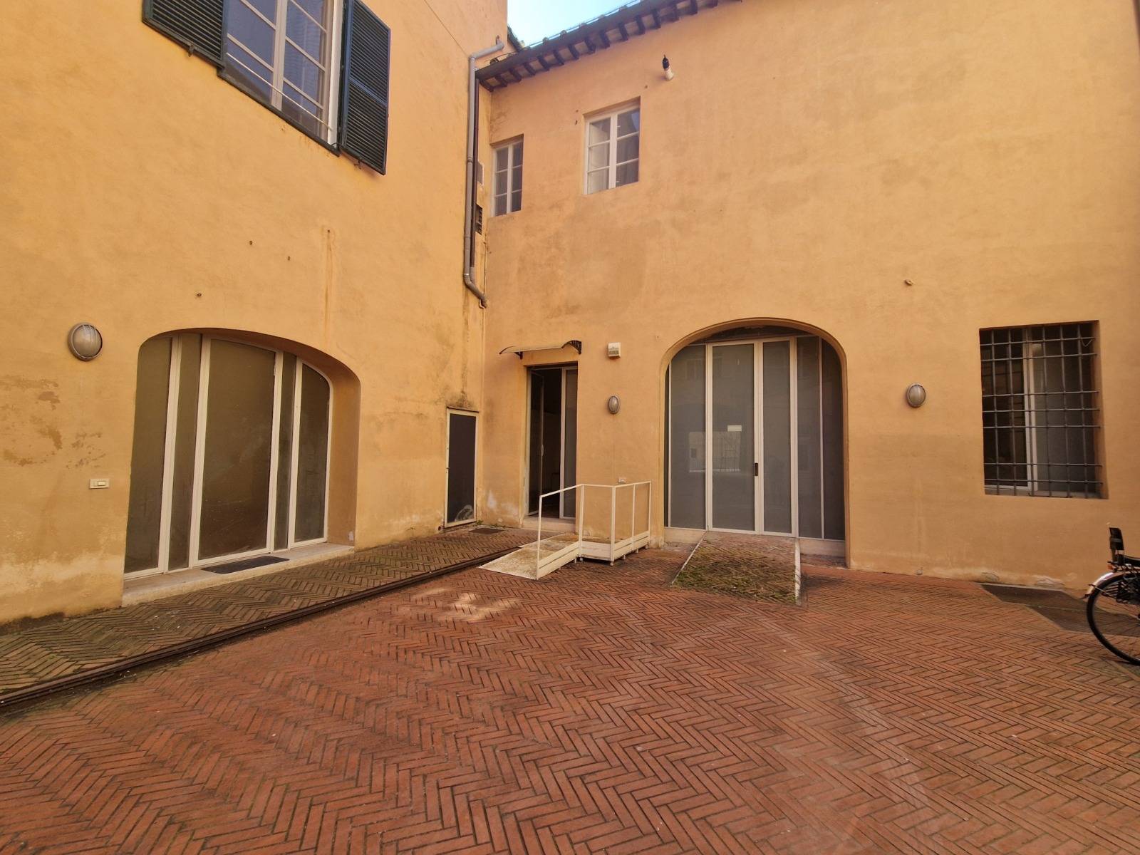 Ufficio in affitto a Pisa, Santa Maria