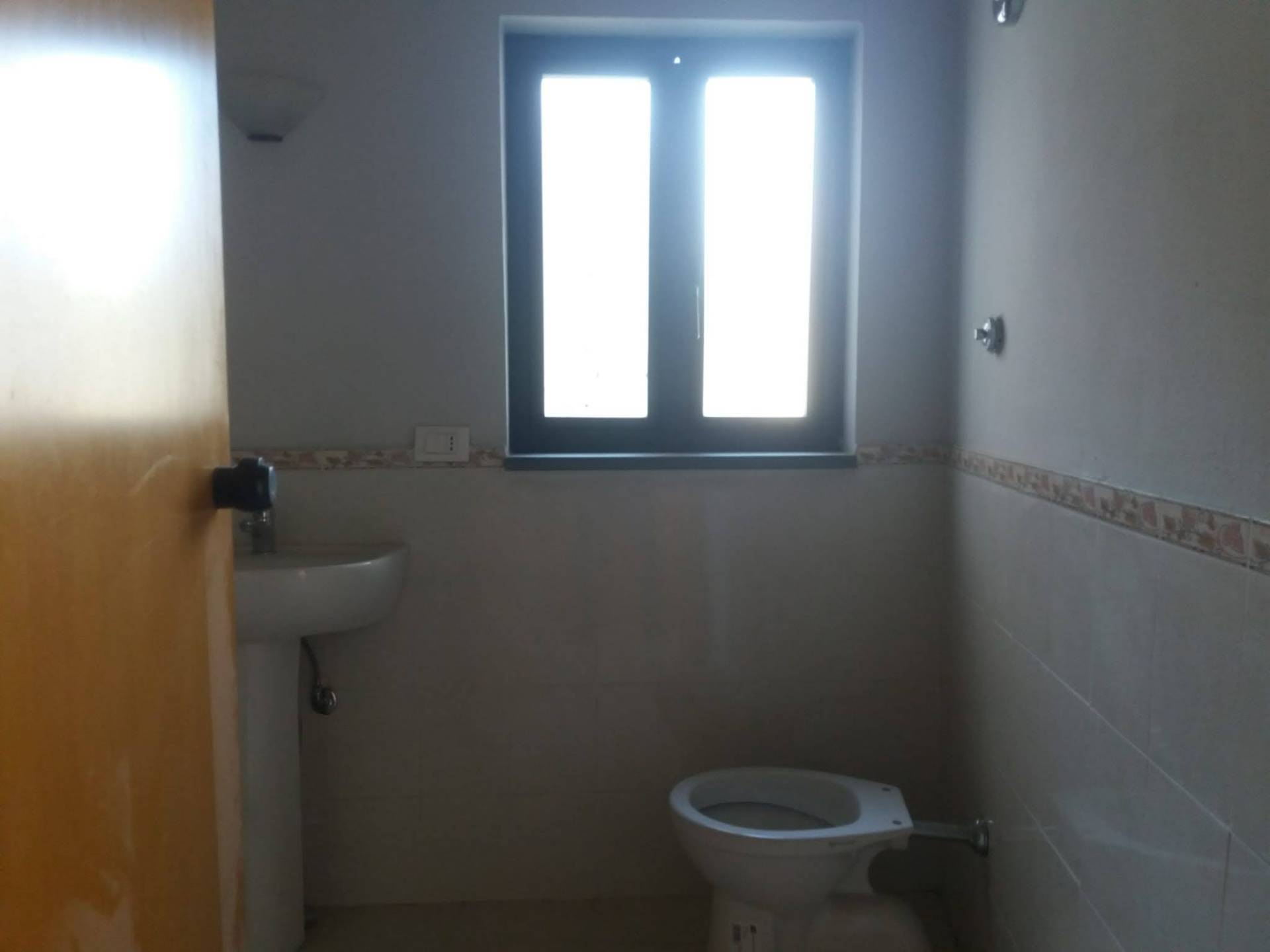 Fondo Commerciale in affitto a Pisa, Porta Nuova