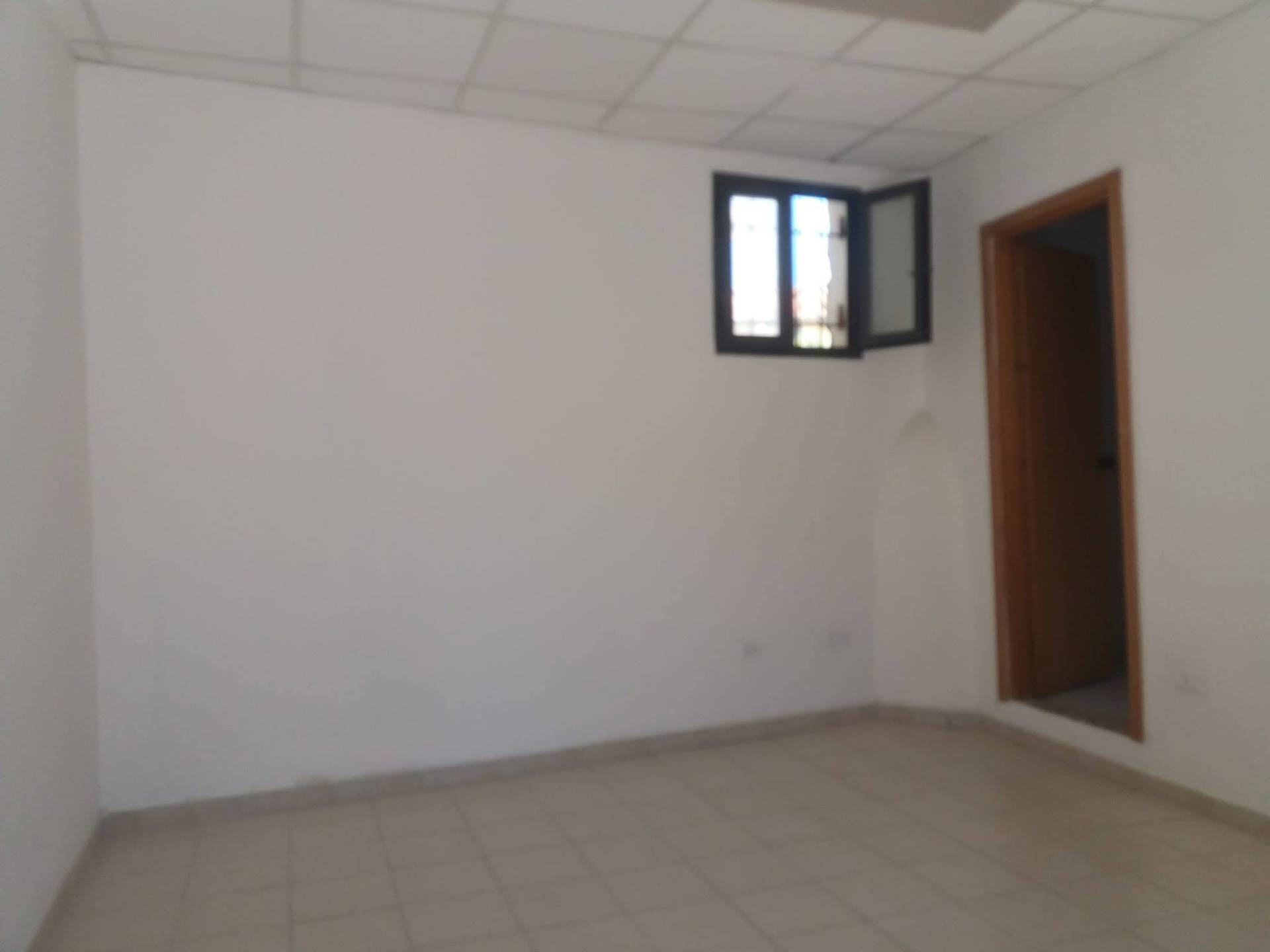 Fondo Commerciale in affitto a Pisa, Porta Nuova