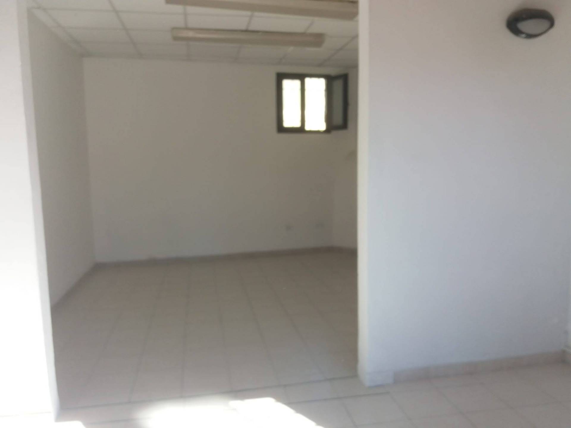 Fondo Commerciale in affitto a Pisa, Porta Nuova