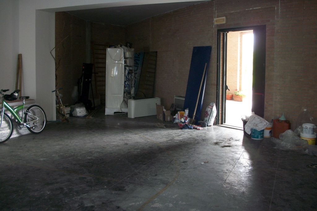 Fondo Commerciale in affitto a Pisa, Ospedaletto