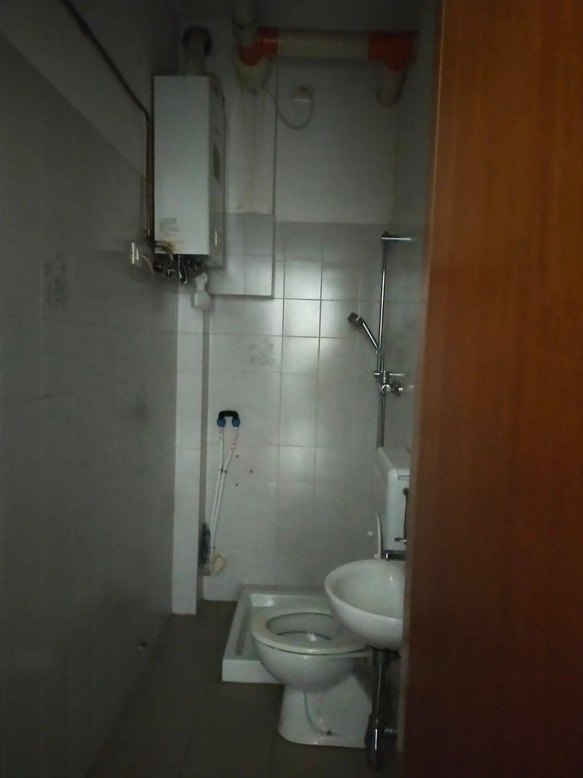 Fondo Commerciale in affitto a Vecchiano