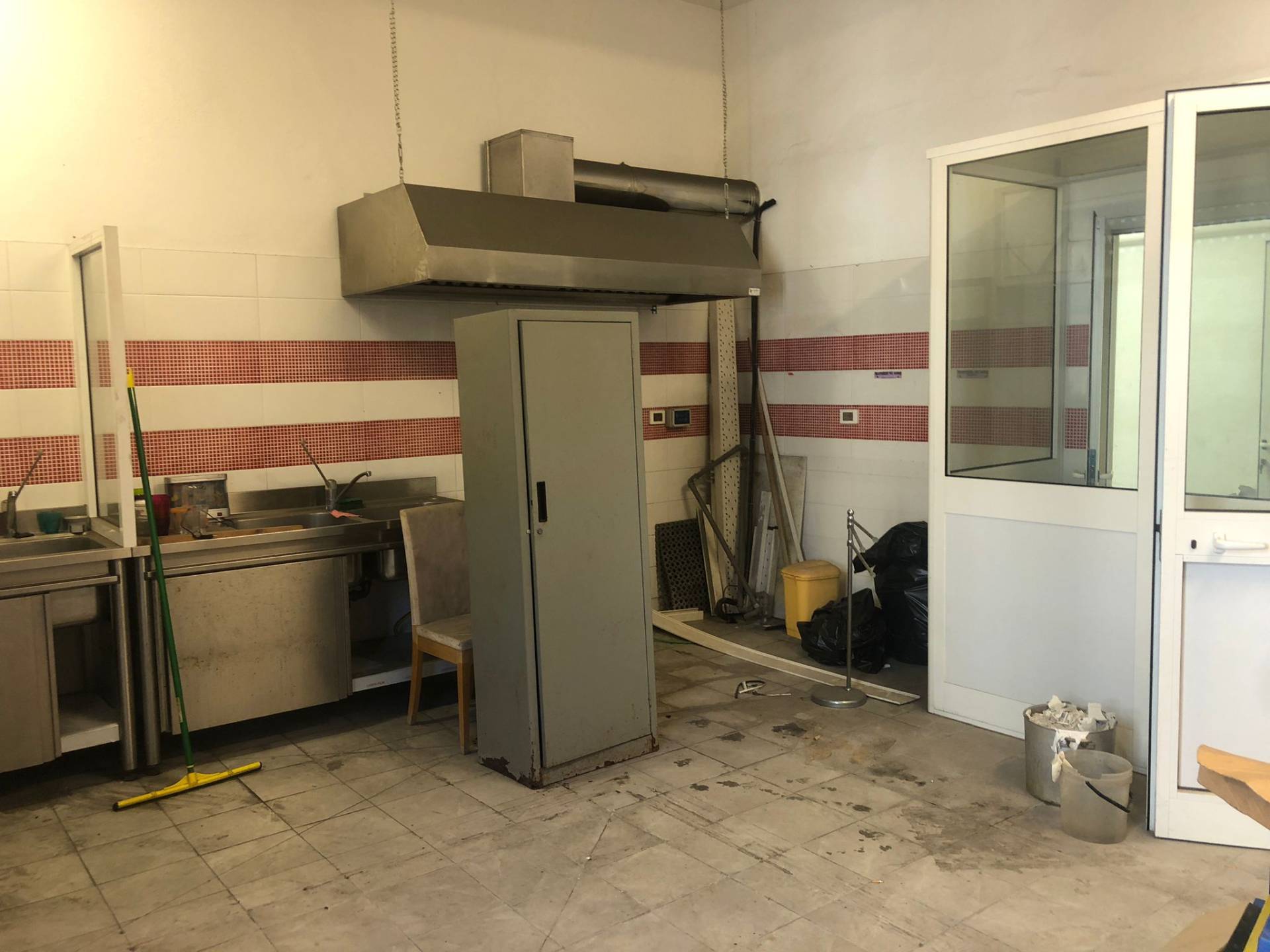 Fondo Commerciale in affitto a Pisa, San Giusto