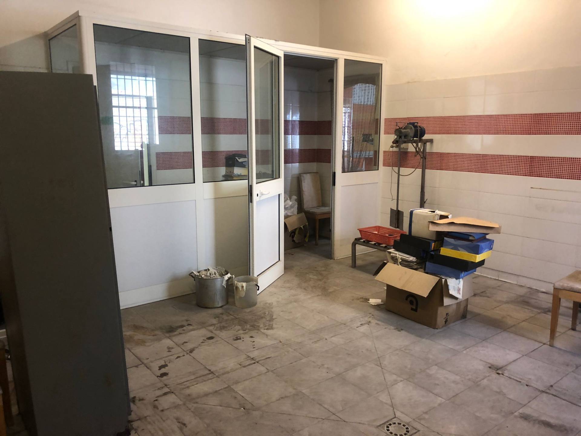 Fondo Commerciale in affitto a Pisa, San Giusto