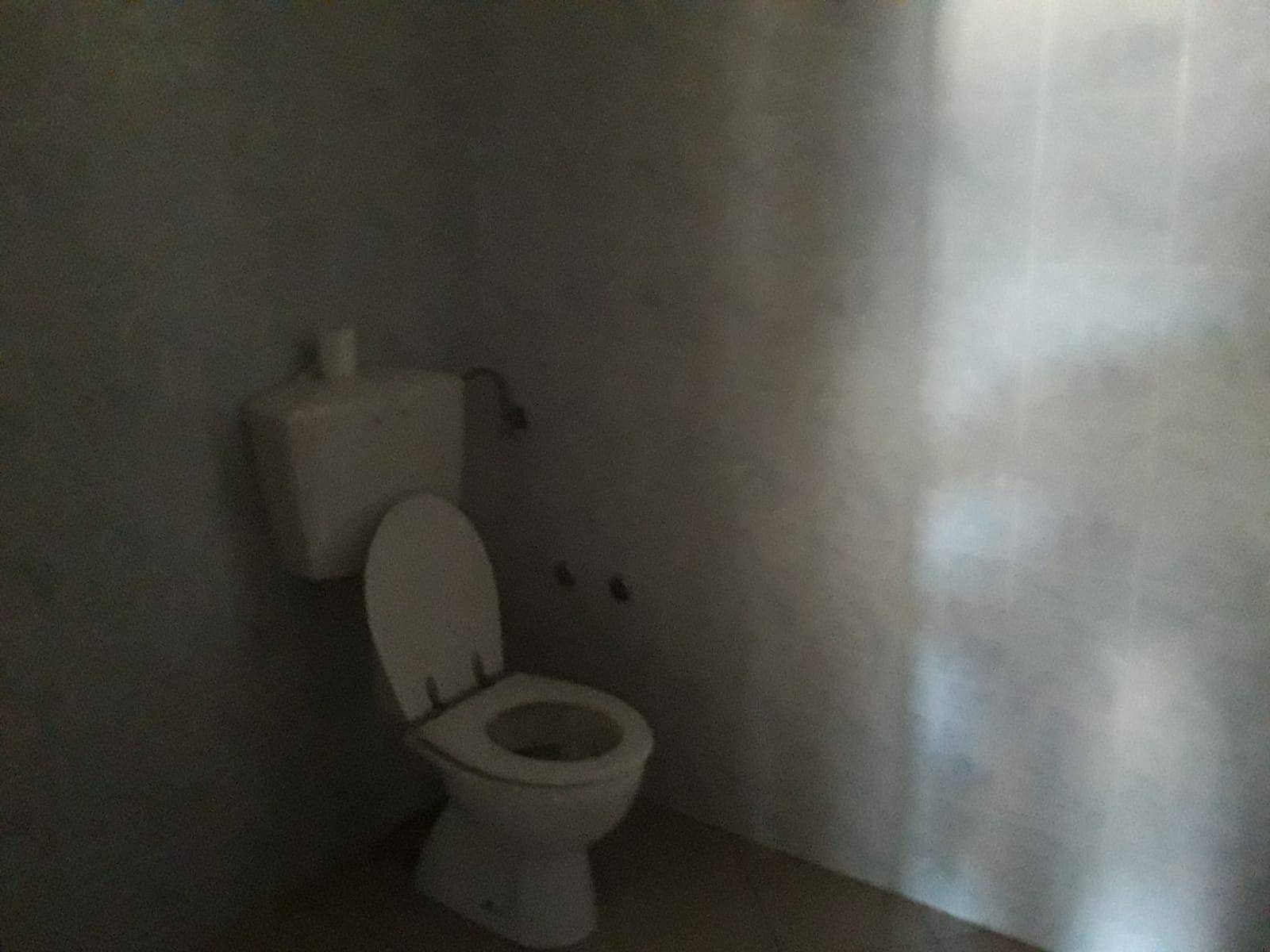 Fondo Commerciale in affitto a Cascina, Capoluogo