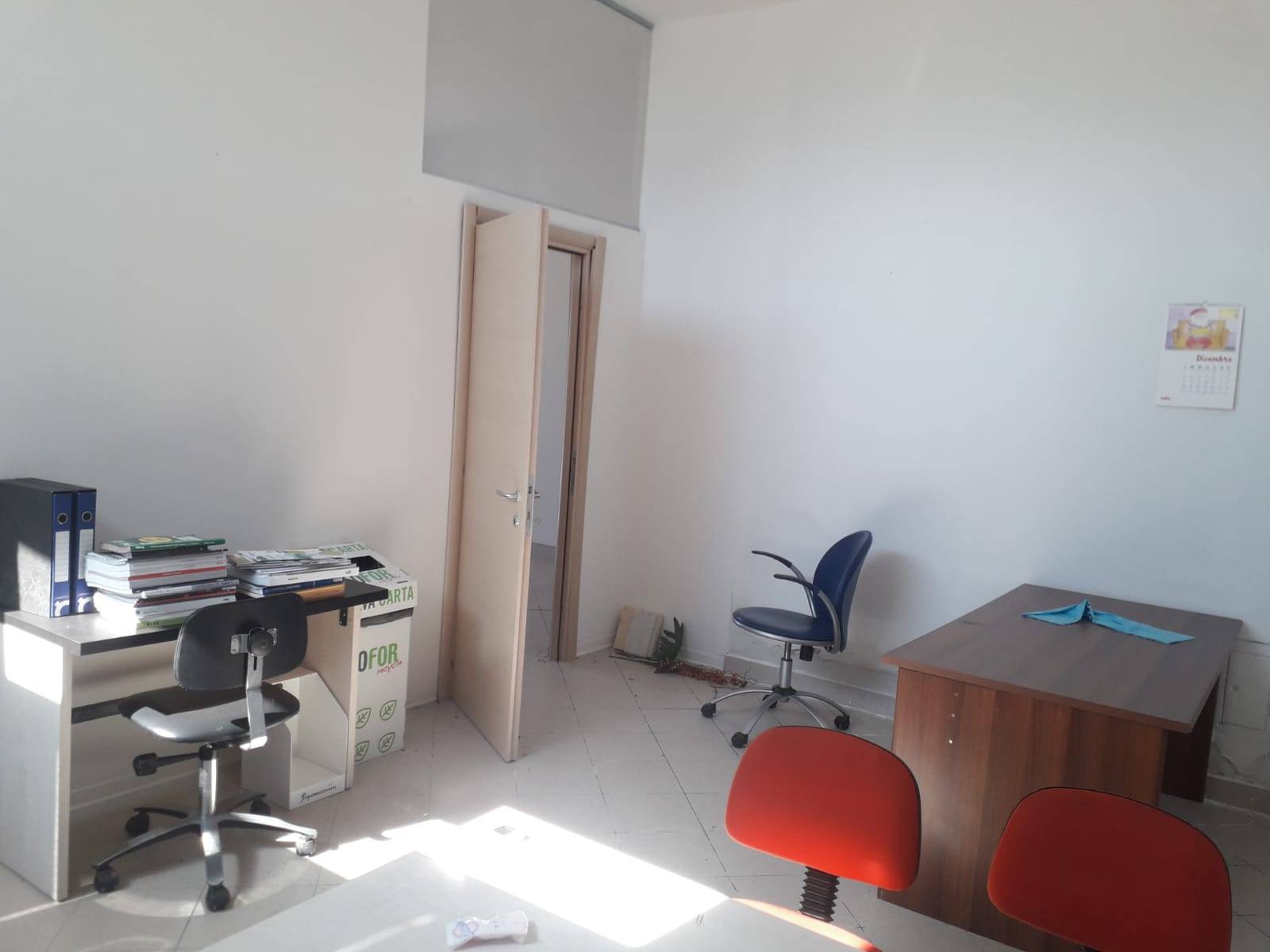 Fondo Commerciale in affitto a Cascina, Capoluogo