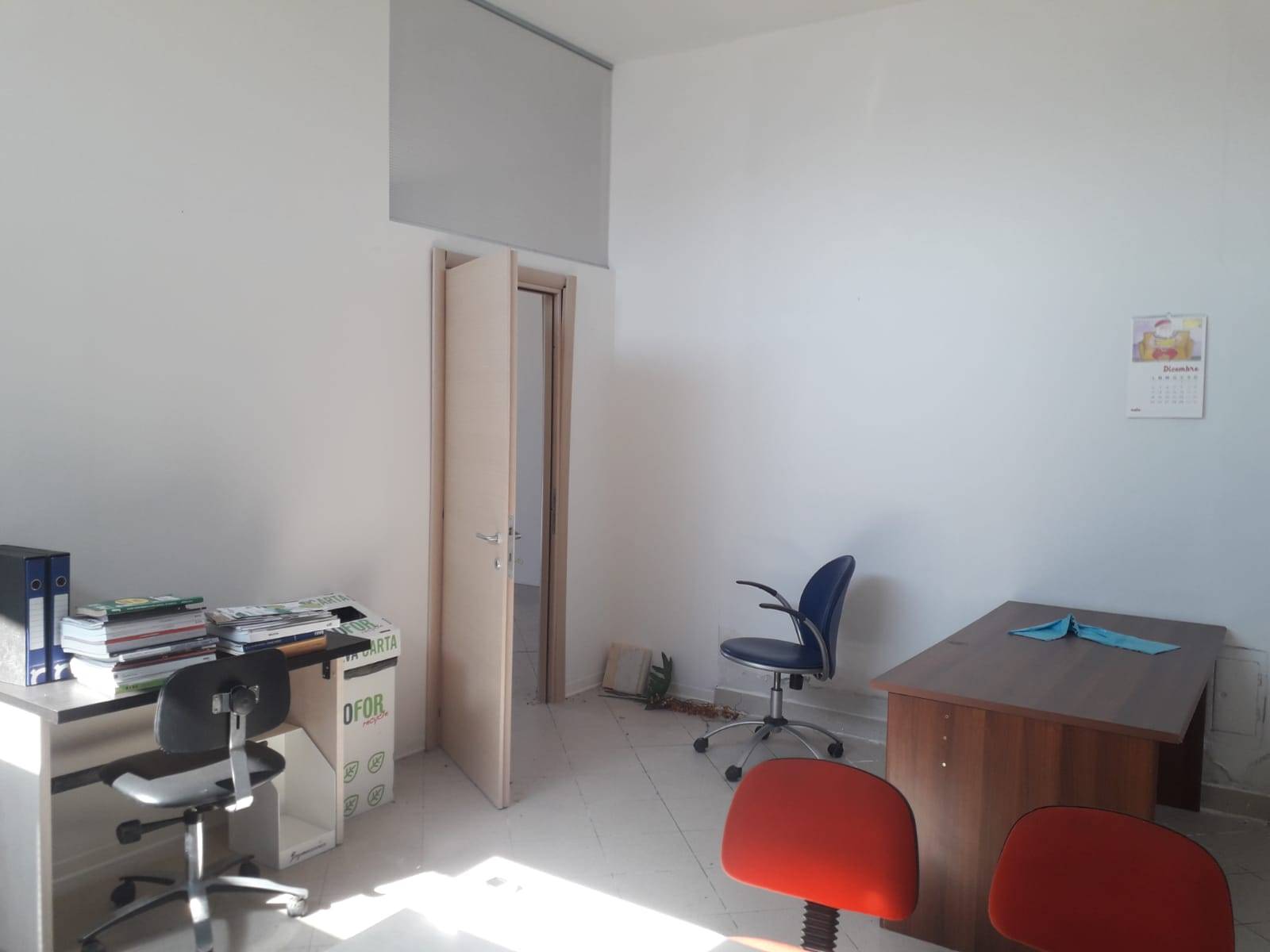 Fondo Commerciale in affitto a Cascina, Capoluogo