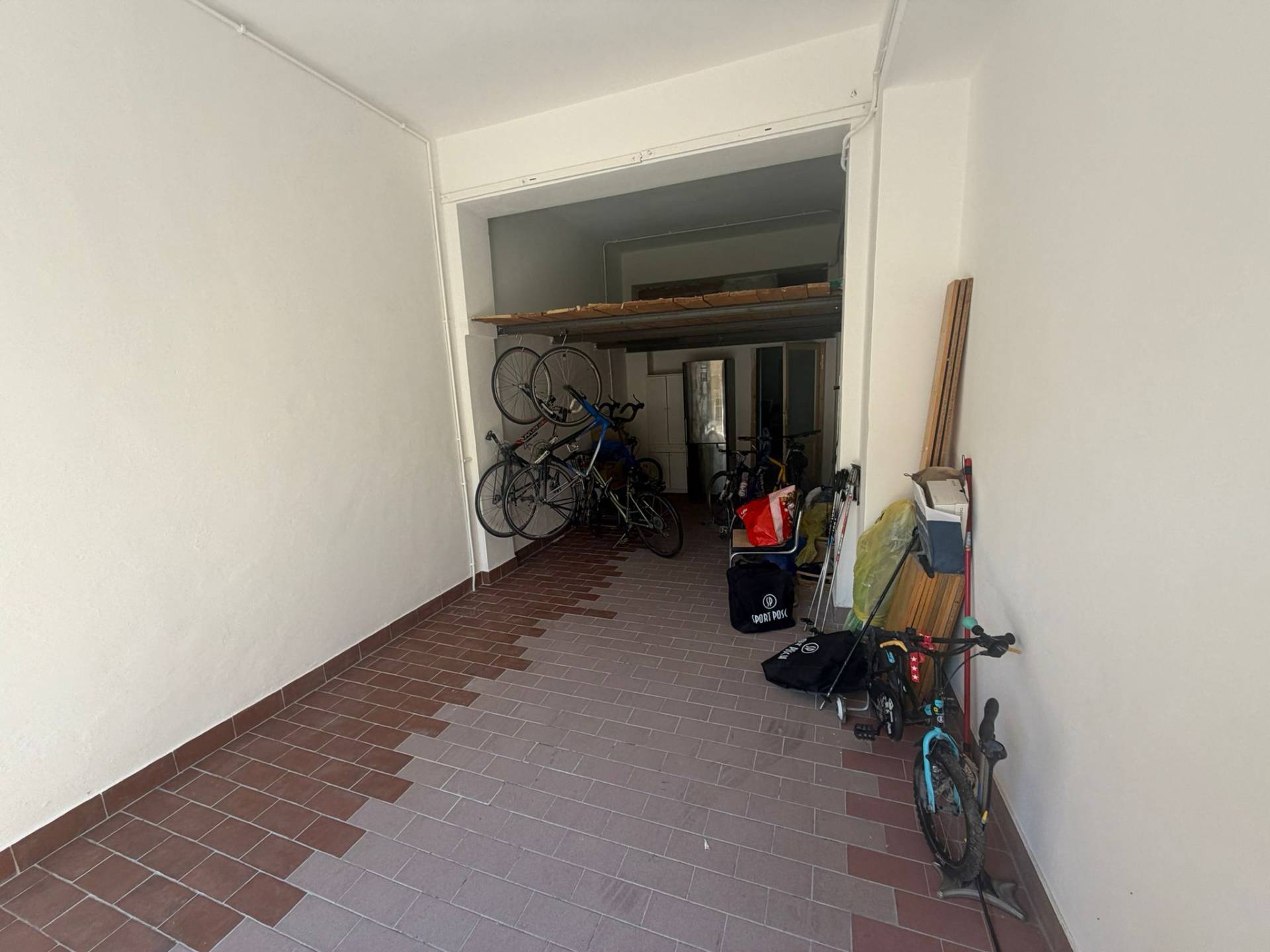 Garage/Box/Cantina/Posto Auto in vendita a Pisa, Santa Maria