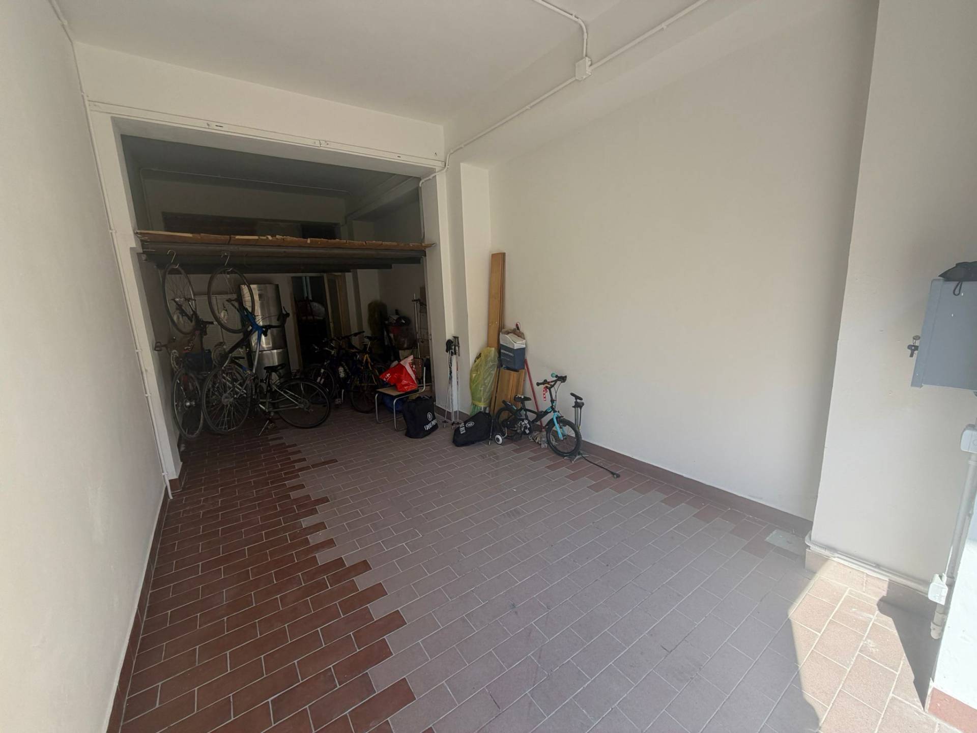 Garage/Box/Cantina/Posto Auto in vendita a Pisa, Santa Maria
