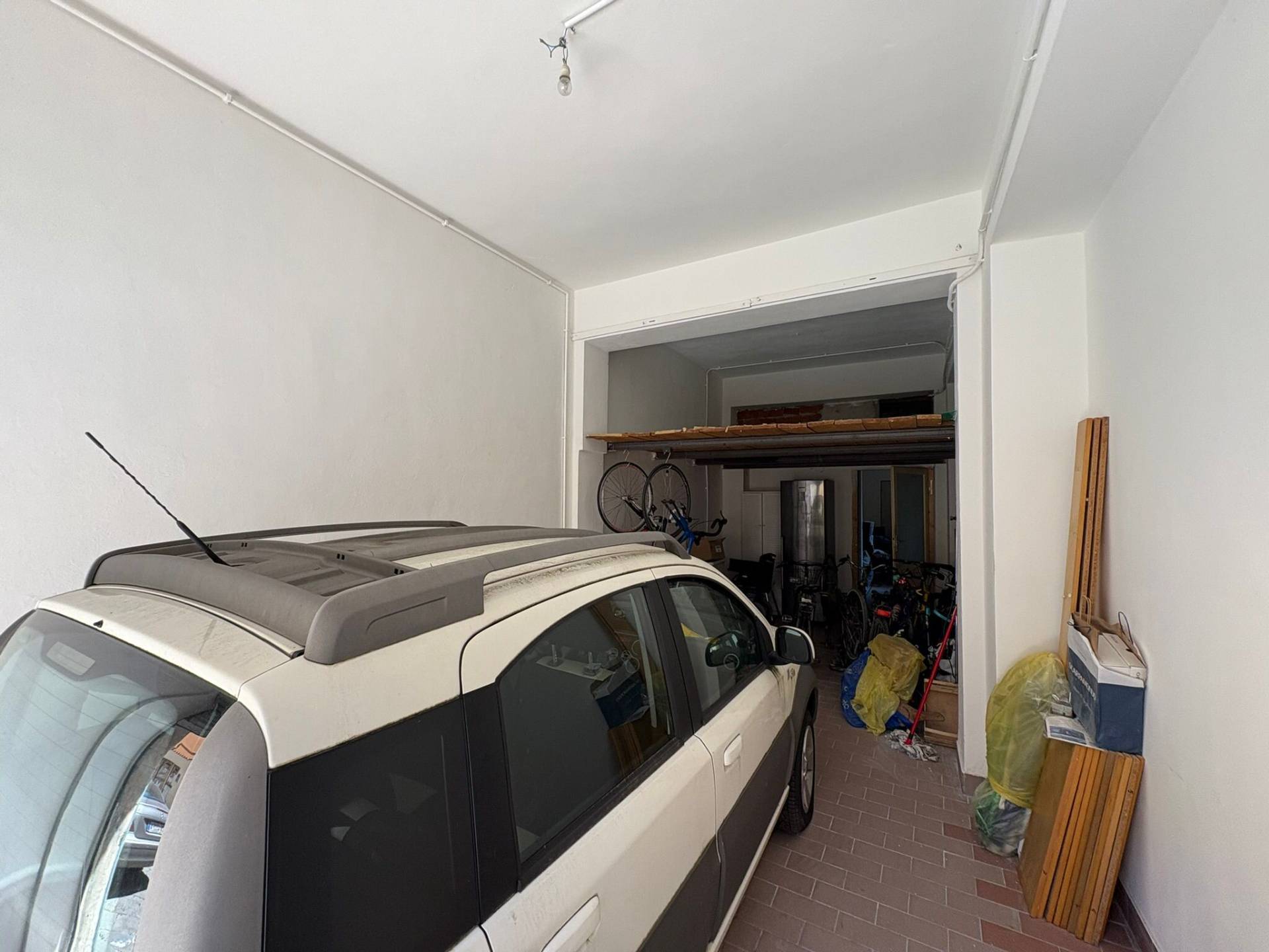 Garage/Box/Cantina/Posto Auto in vendita a Pisa, Santa Maria