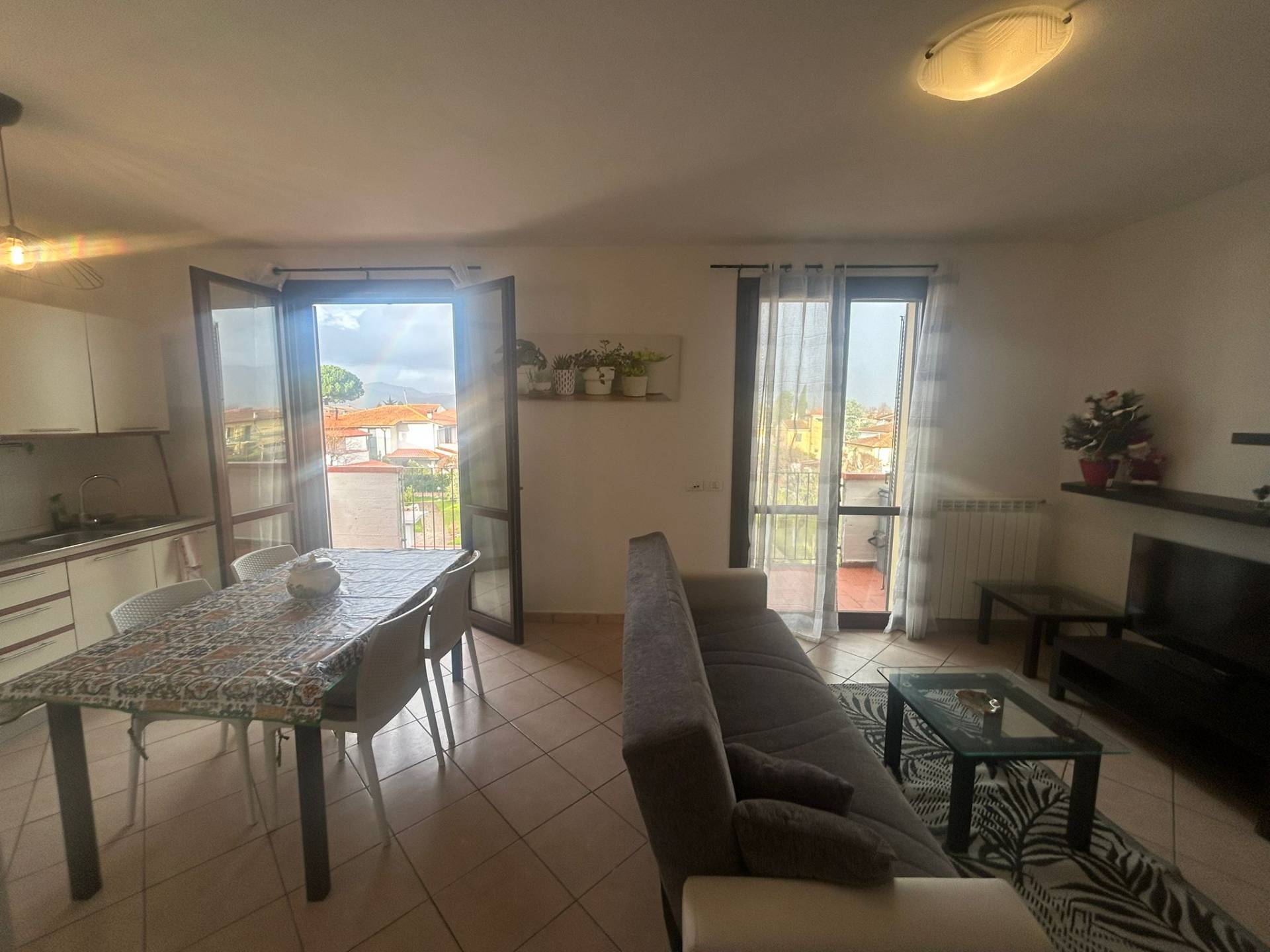 Appartamento in affitto a Cascina, San Sisto