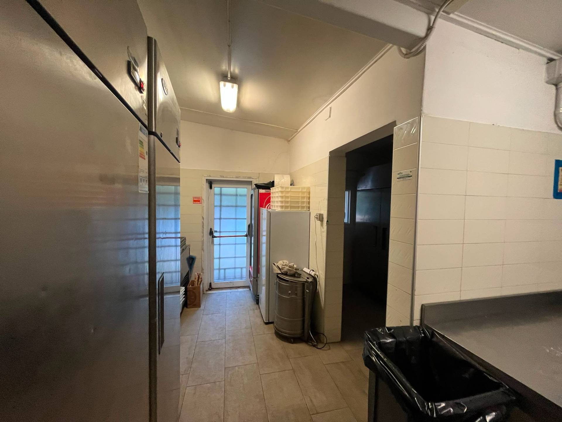 Fondo Commerciale in vendita a Pisa, Tirrenia