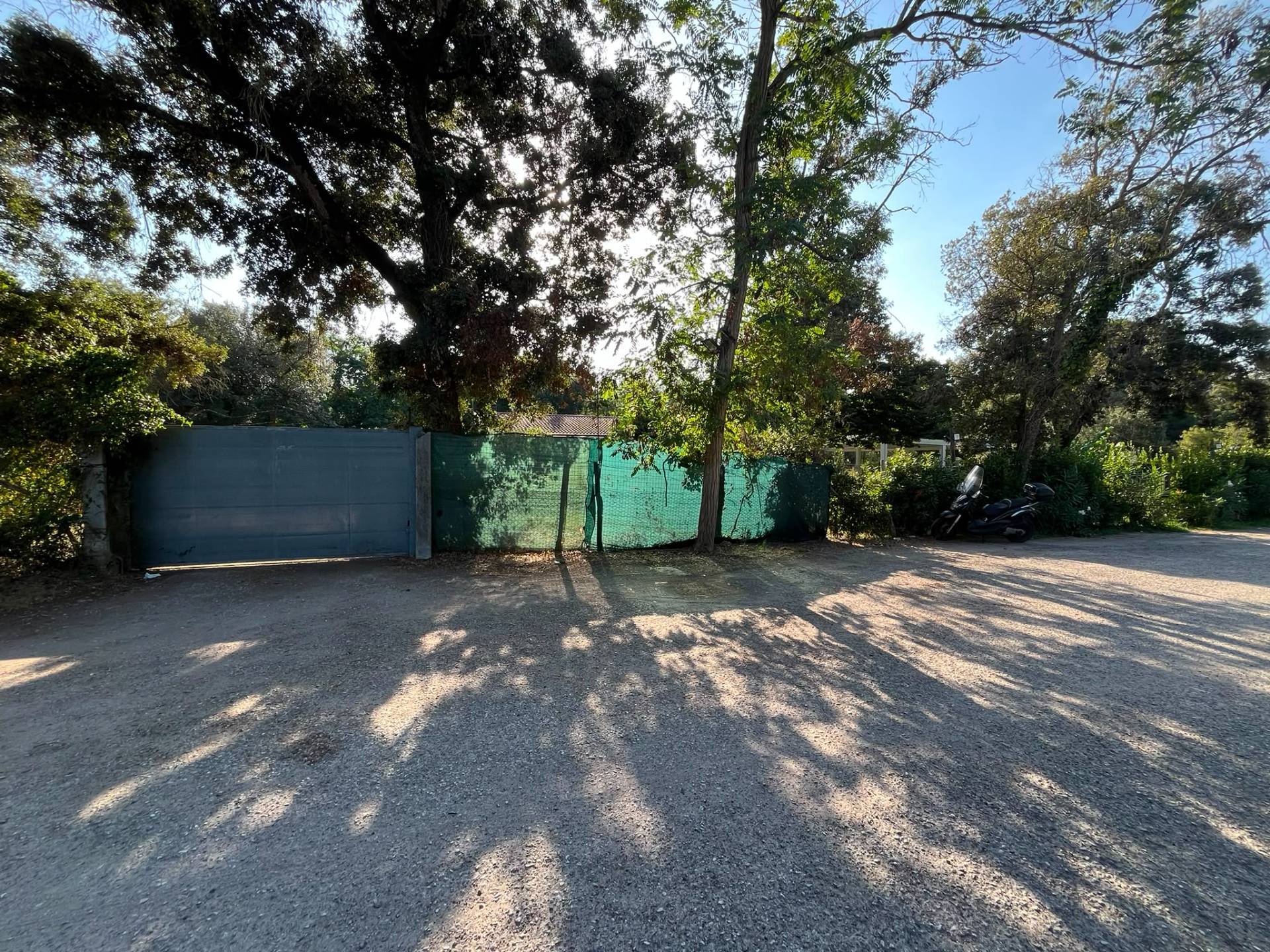 Fondo Commerciale in vendita a Pisa, Tirrenia