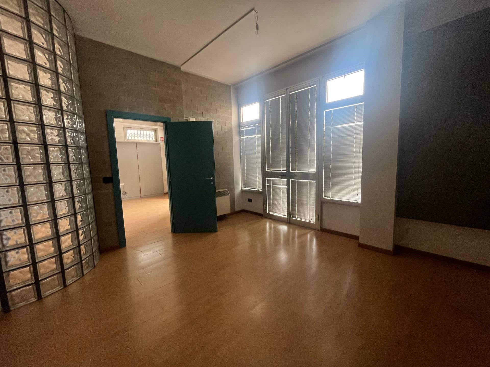 Ufficio in affitto a Cascina, Navacchio