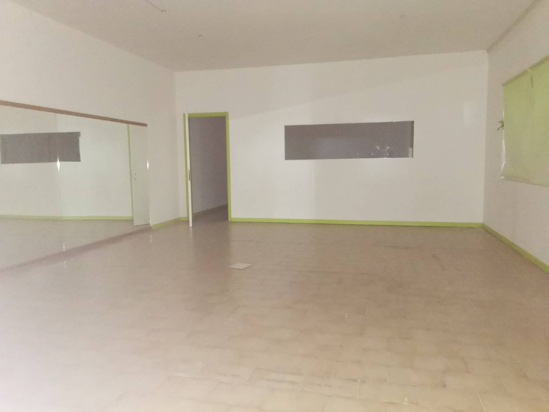 Fondo Commerciale in affitto a Calcinaia, Fornacette