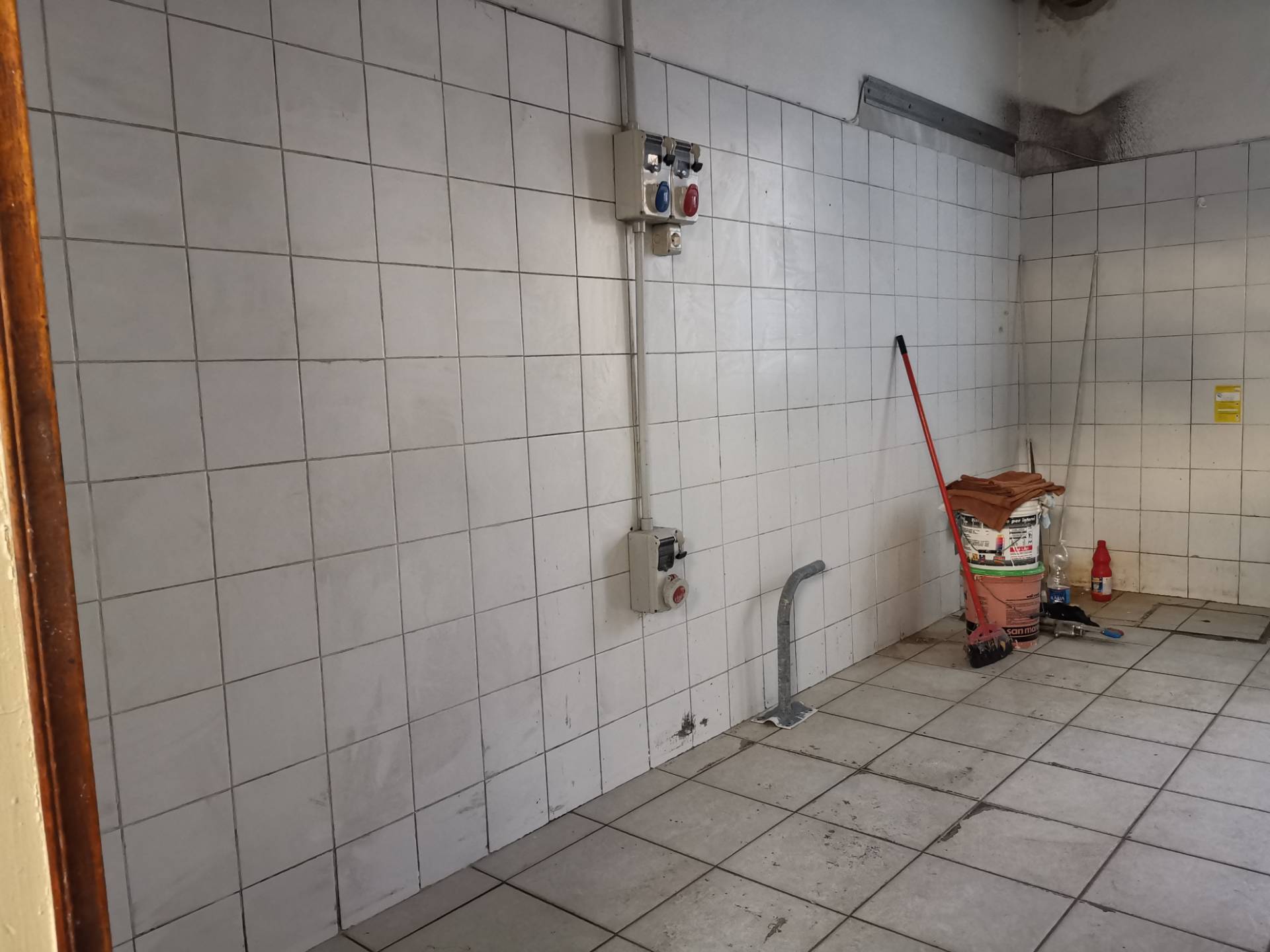 Fondo Artigianale in affitto a Calcinaia, Fornacette