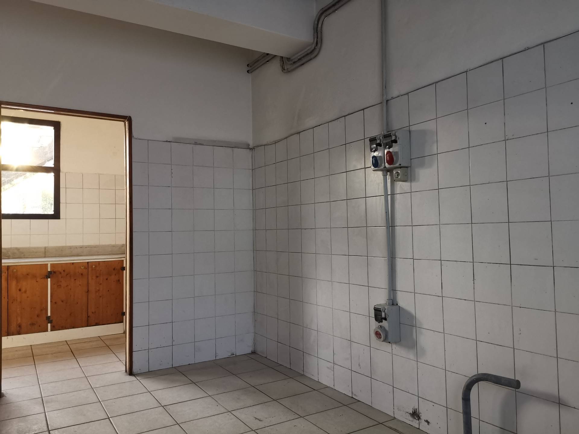 Fondo Artigianale in affitto a Calcinaia, Fornacette