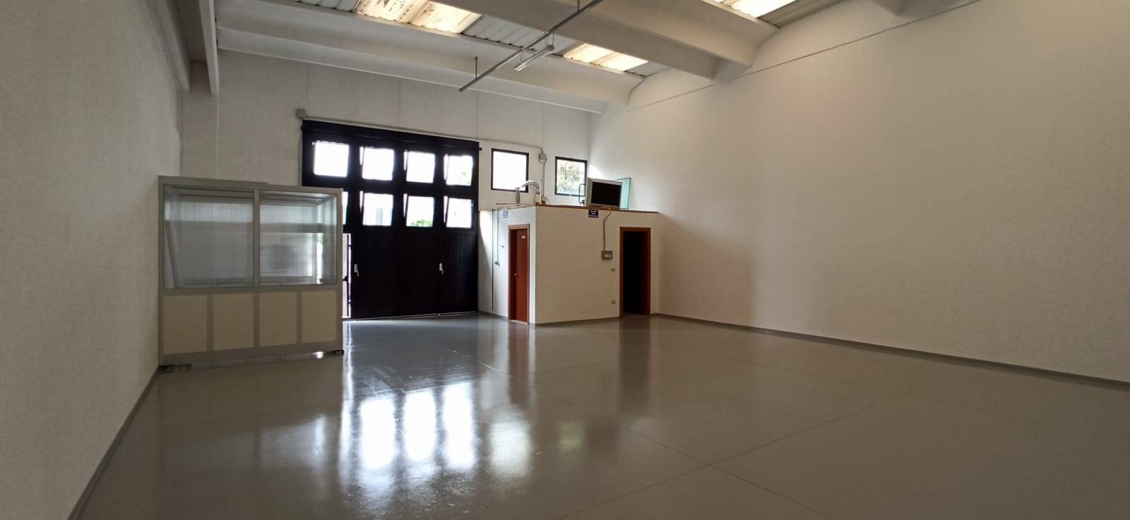 Fondo Artigianale in affitto a Calcinaia, Fornacette