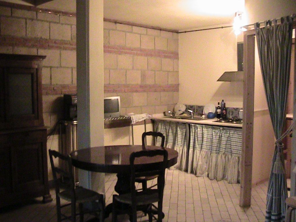 Casa indipendente in affitto a Pontedera, Montecastello