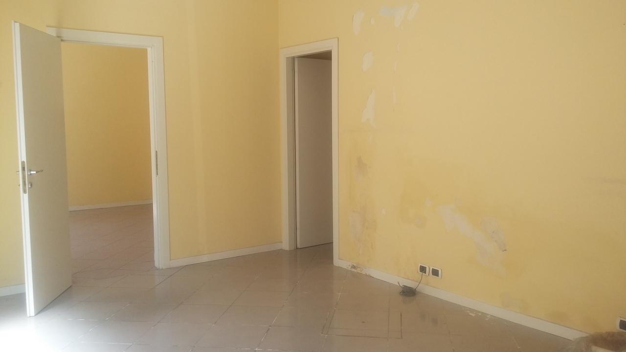 Fondo Commerciale in affitto a Pontedera