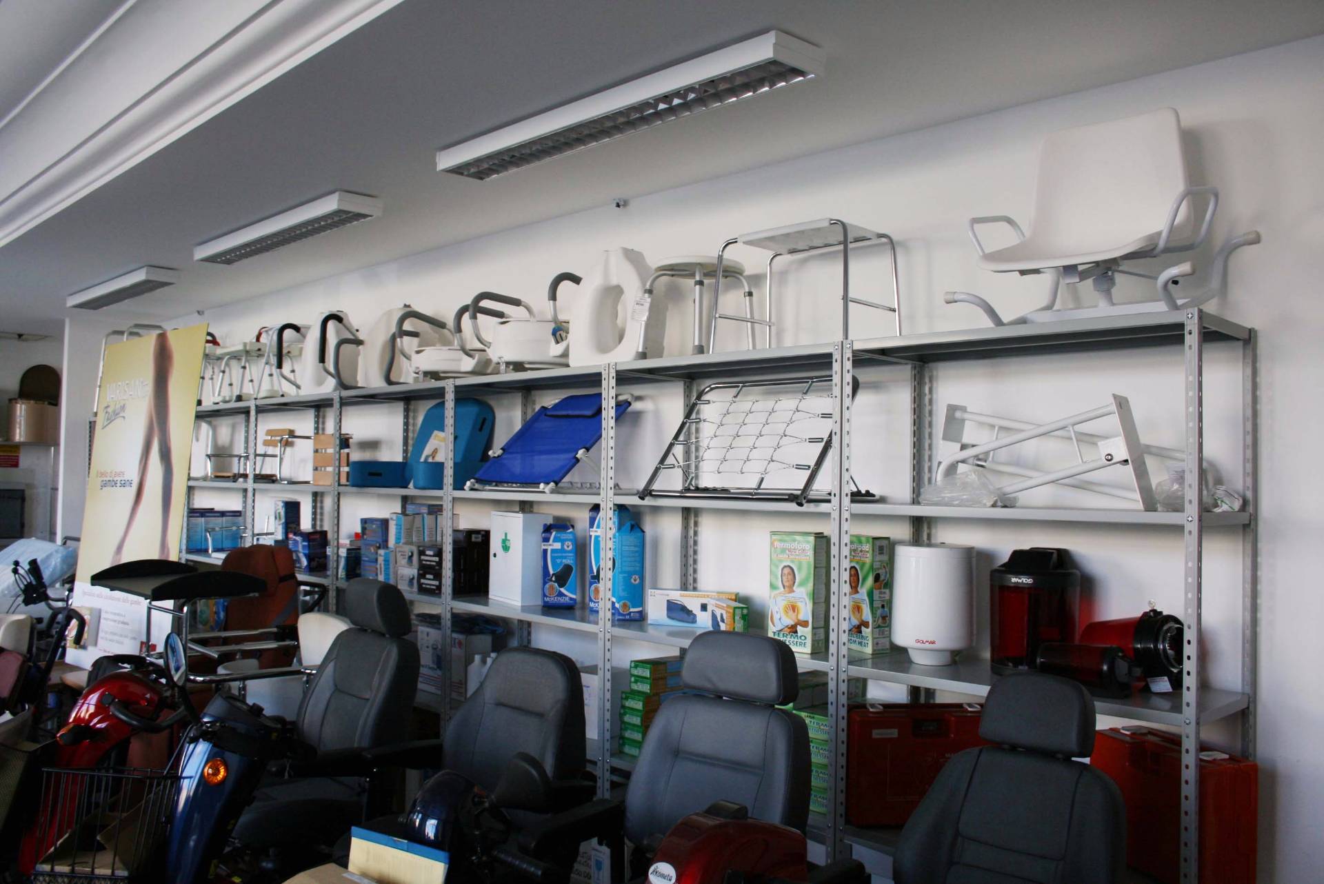 Fondo Commerciale in affitto a Pontedera, Bellaria