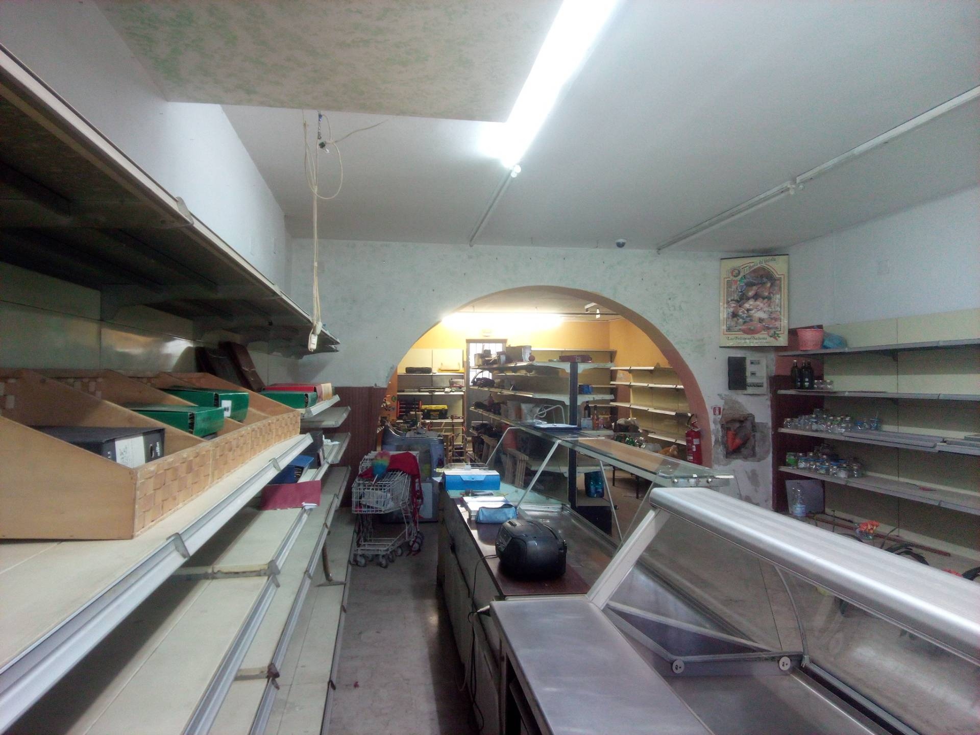 Fondo Commerciale in affitto a Ponsacco, Centro Storico