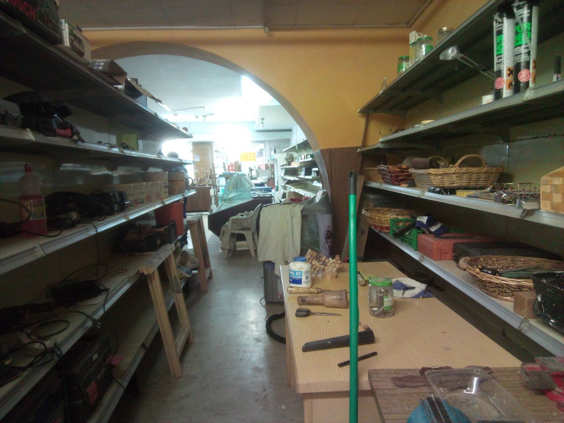 Fondo Commerciale in affitto a Ponsacco, Centro Storico