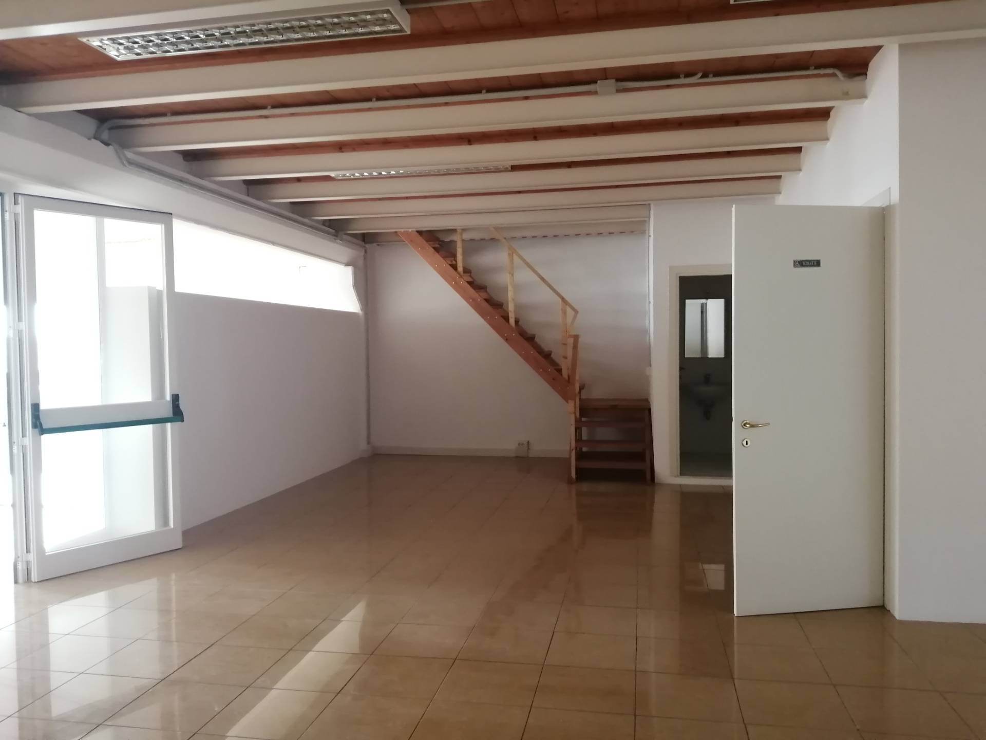 Ufficio in affitto a Ponsacco