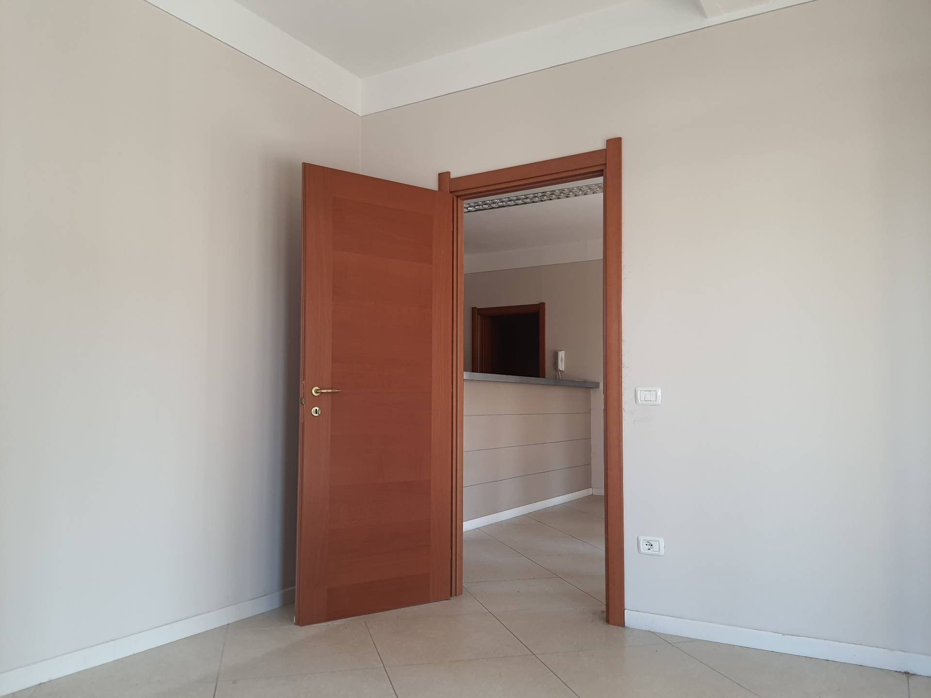 Fondo Commerciale in affitto a Castelfranco di Sotto