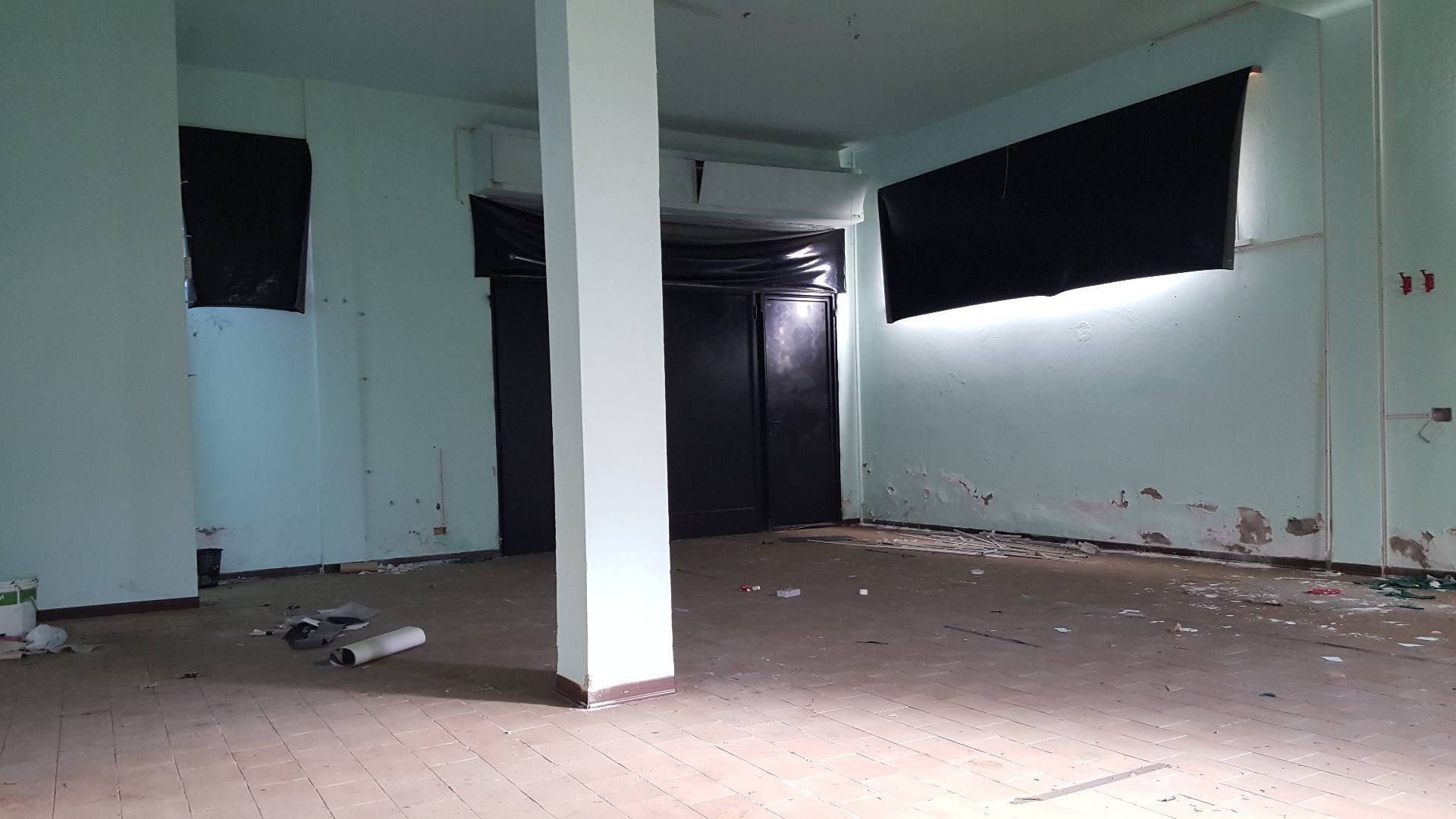 Fondo Commerciale in affitto a Castelfranco di Sotto