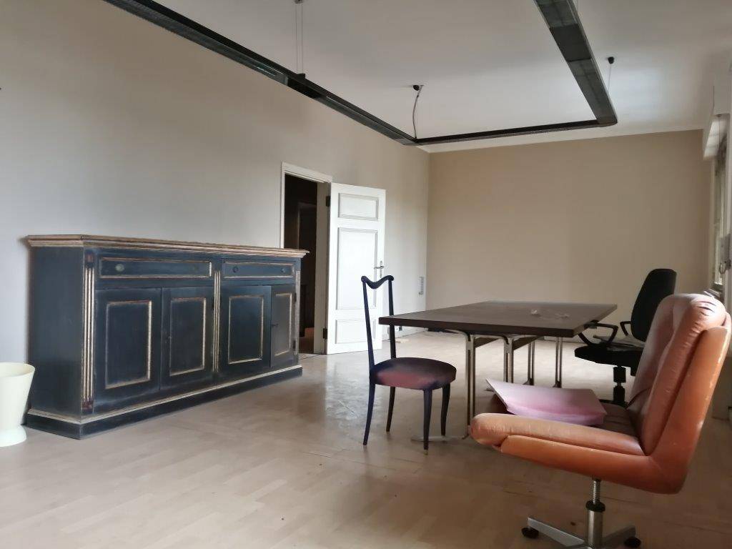 Ufficio in affitto a Ponsacco, Val Di Cava