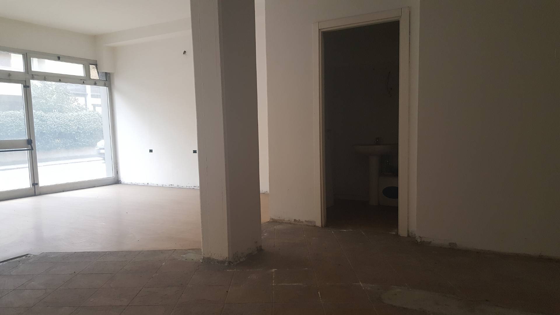 Fondo Commerciale in vendita a Santa Croce sull'Arno