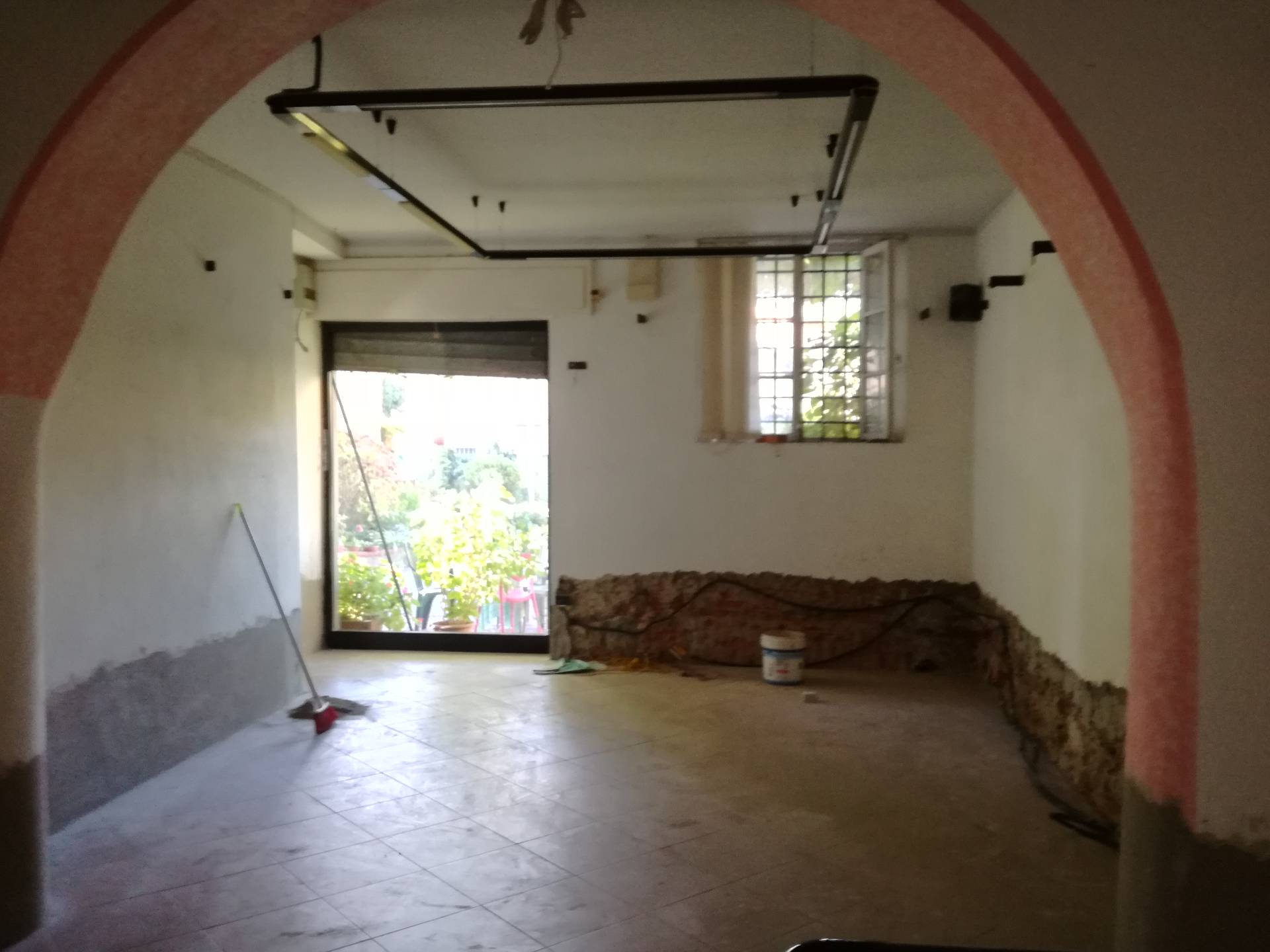 Fondo Commerciale in vendita a Vicopisano, Cucigliana