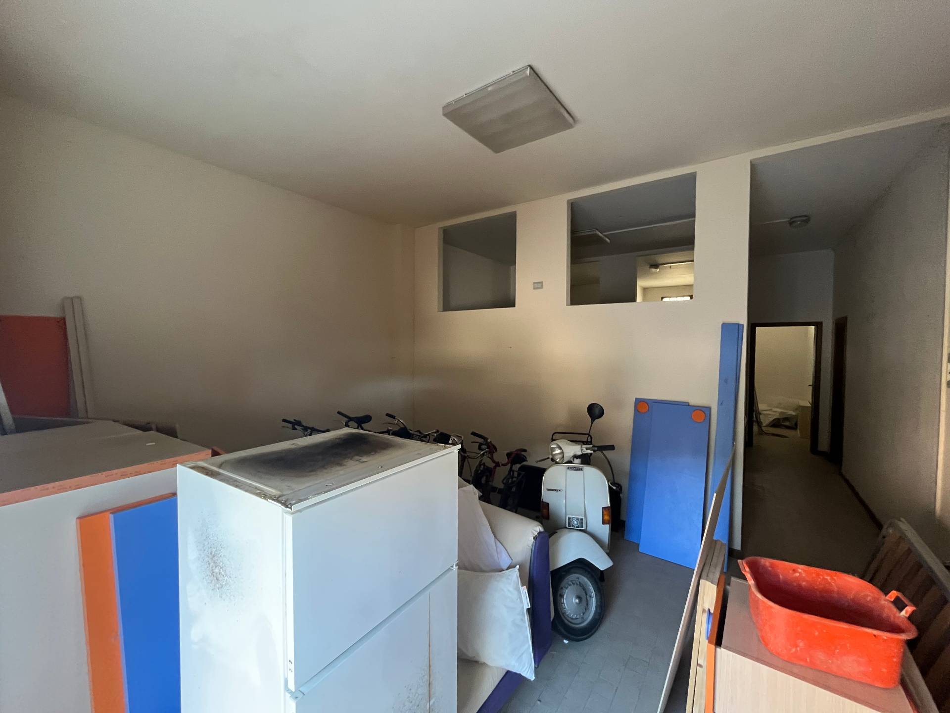 Fondo Commerciale in vendita a Santa Maria a Monte, Montecalvoli