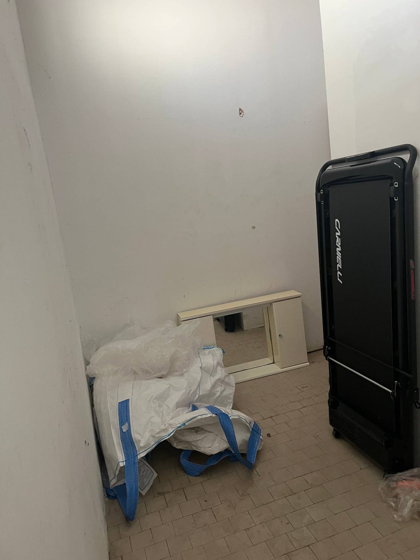 Fondo Commerciale in vendita a Santa Maria a Monte, Montecalvoli