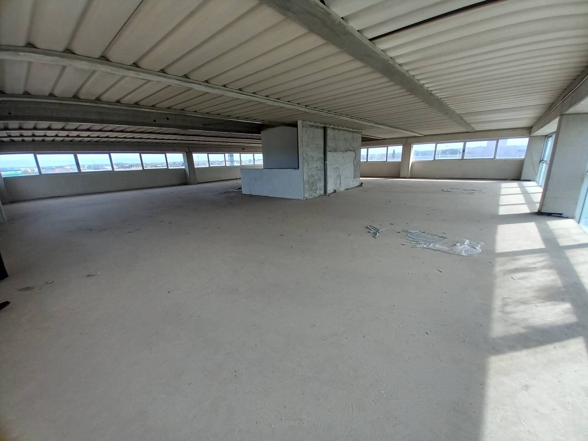 Fondo Commerciale in vendita a Ponsacco, Ponsacco